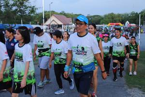 BIB: 
                            <button type="button" onclick="openModal(3631017)" class="btn btn-primary btn-sm float-right btn-popup" data-toggle="modal" data-target=".modal-high-quality">
                        <i class="fas fa-shopping-cart"></i> Add to Cart
                    </button>
                                            <button type="button" onclick="isThisMe(3631017, true)" class="btn btn-success btn-sm float-right btn-popup btn-isme hidden" data-toggle="tooltip" data-placement="bottom" title="นี่คือรูปของคุณใช่ไหม คลิกที่นี่เพื่อเอาเข้าอัลบั้ม">
                        <i class="fas fa-plus"></i> Add to album
                    </button>
                    <button type="button" onclick="isThisMe(3631017, false)" class="btn btn-warning btn-sm float-right btn-popup btn-isnotme hidden">
                        <i class="fas fa-ban"></i> Remove from album
                    </button>